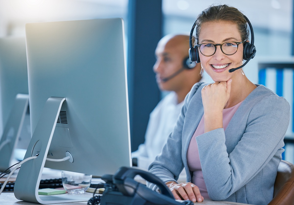 call-center-agent-telemarketing-employee-or-custo-2022-12-07-21-38-16-utc